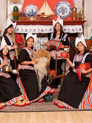 Groups in Dutch costume