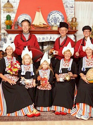Groups in Dutch costume