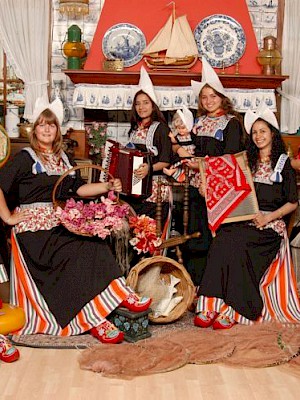 Groups in Dutch costume