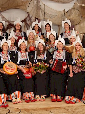 Groups in Dutch costume