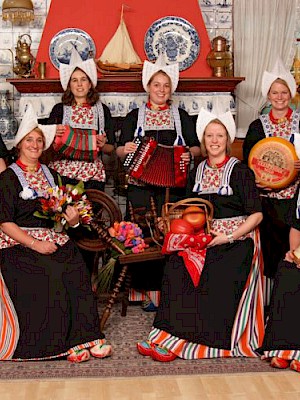 Groups in Dutch costume