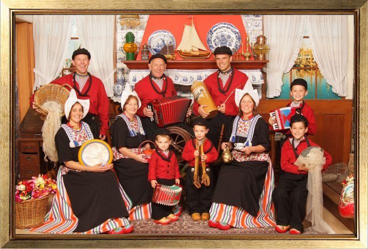 Families in Dutch costume