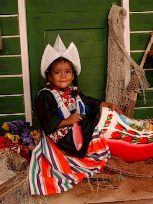 Children in Dutch costume