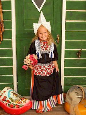 Children in Dutch costume