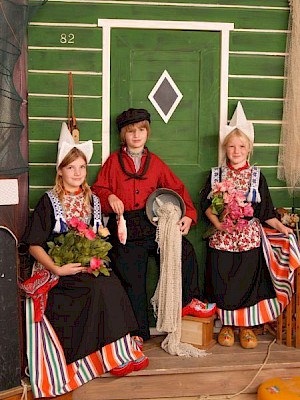 Children in Dutch costume