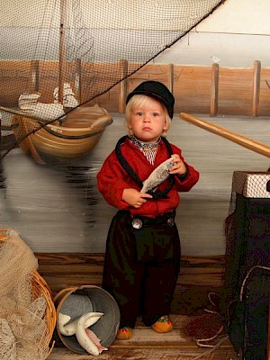 Children in Dutch costume