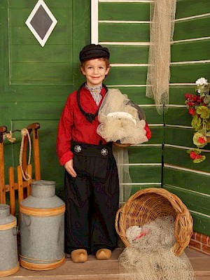 Children in Dutch costume