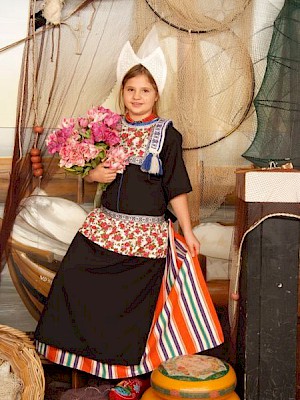 Children in Dutch costume