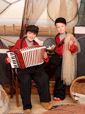 Children in Dutch costume