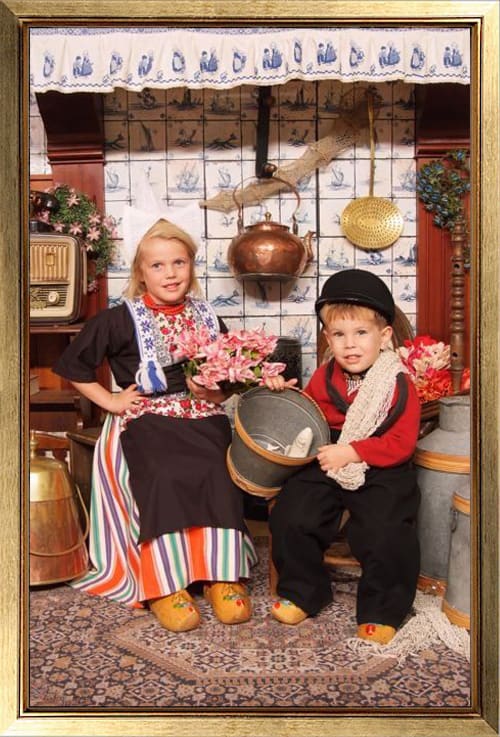 Children in Dutch costume